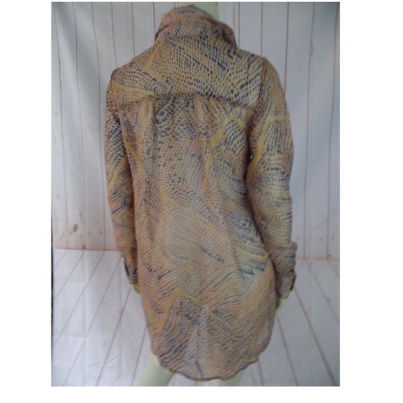 Threads 4 Thought Shirt Top XS Sheer Recycled Poly - Picture 3 of 5